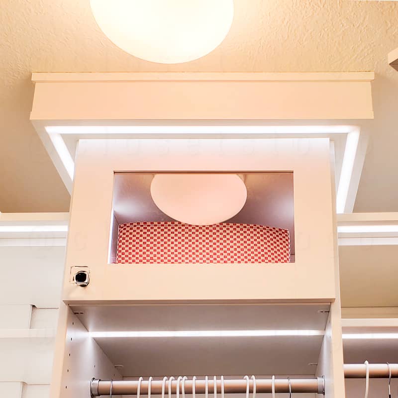 Kids Led walk in close with medium hang.